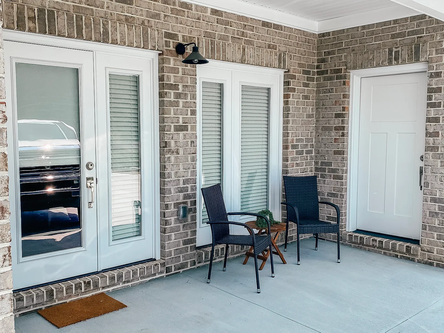 2 bed, 1169 sqft, $1,550 — Photo 1