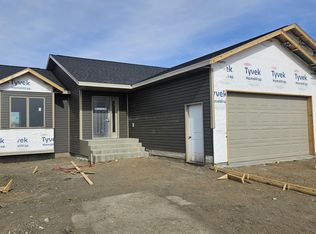 3900 Platinum St, Bismarck, ND 58503