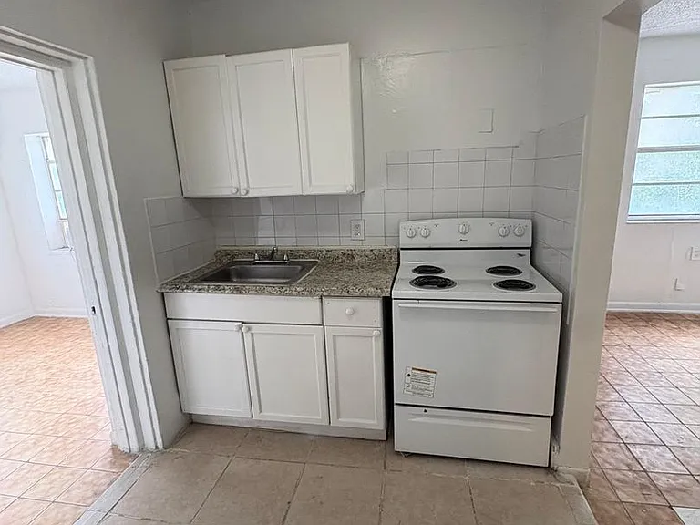 1816 NW 46th St — Photo 11