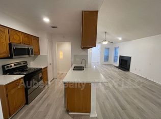 2424 Sherry St, Arlington, TX 76014