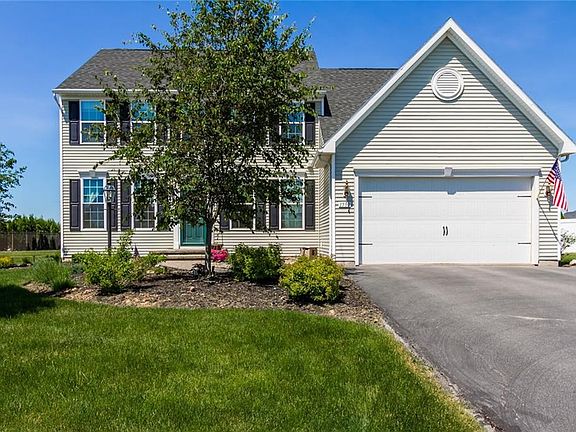 2nd image of 1590 Clovertrail Dr