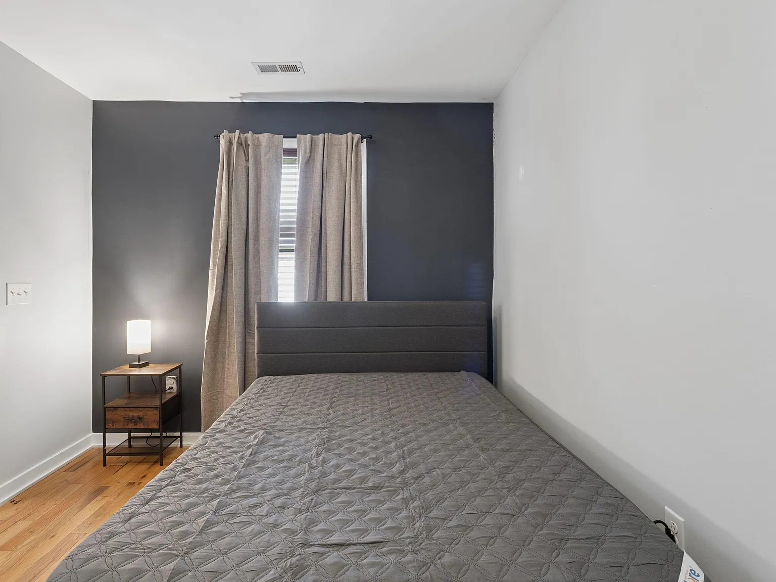 4 bed, 6.0 bath, 1800 sqft, $1,364 — Photo 2