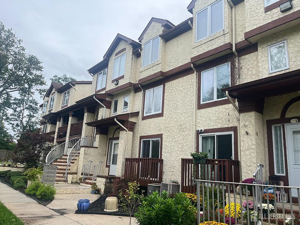 1st image of 109 Michaels Ct
