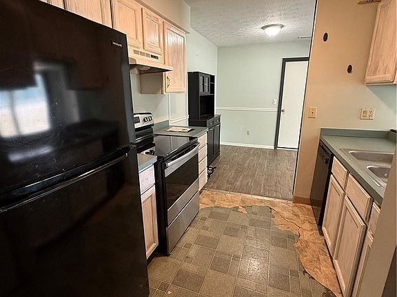 4th image of 3090 Princeton Dr