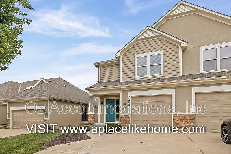 5 bed, 3.5 bath, 2303 sqft, $2,785 — Photo 2