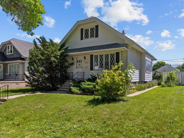 2228 South 75th STREET, West Allis, WI 53219