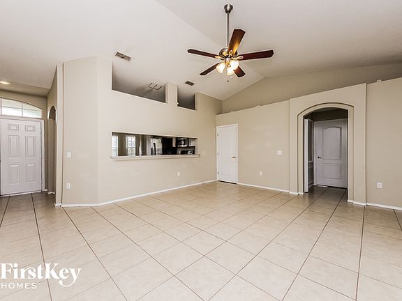 5th image of 573 Terranova Cir