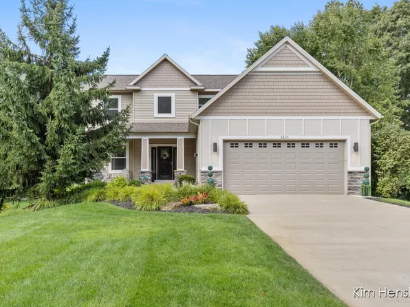 6655 Silver Maple Ln NE, Rockford, MI 49341