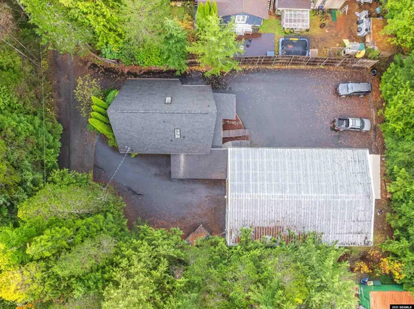 277 Huddle Rd, Ketchikan, AK 99901