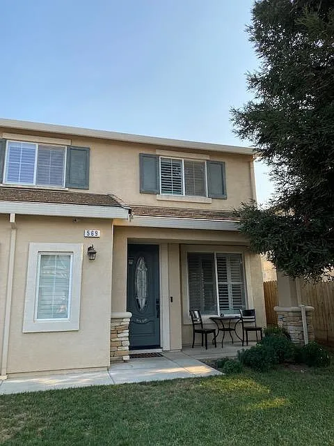 569 Peach Dr photo 1