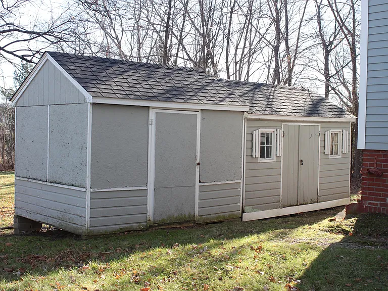 Includes 1 - 4 x 8' Shed