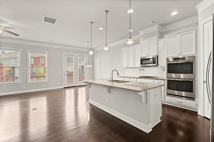 427 Suwanee Park Ter — Photo 12