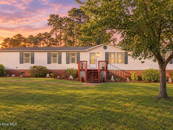 683 Bay Harbor Drive, Hampstead, NC 28443