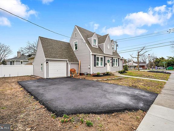 3rd image of 330 Hazel Ave