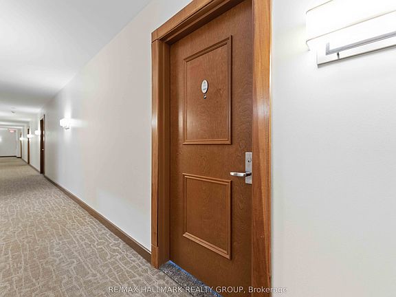 4th image of 195 Besserer St #1402