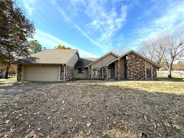 5305 Bonney Dr, Edmond, OK 73034