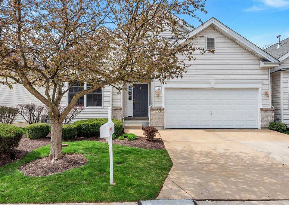 1st image of 132 Worthington Cir #9