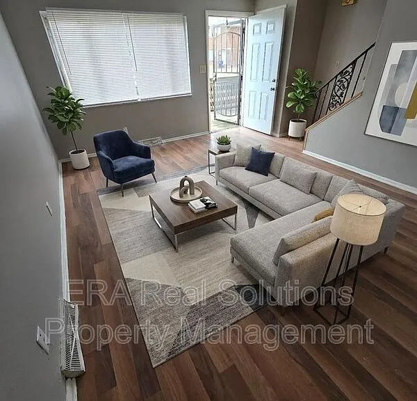 914 S Weyant Ave — Photo 3