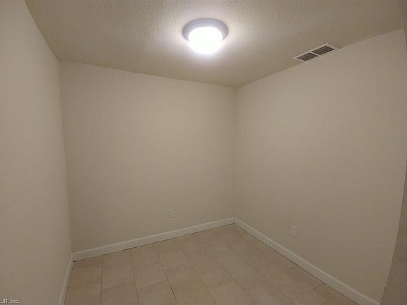 5th image of 229 Frank Dr