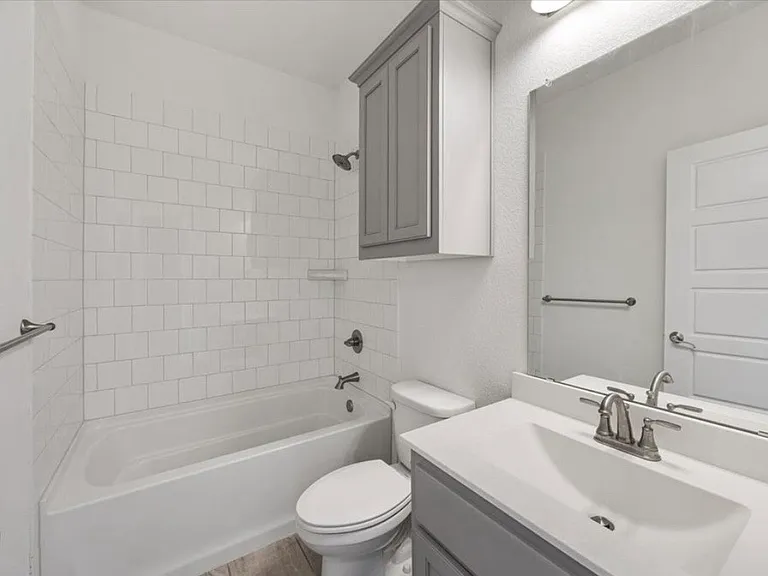 3817 Amber Rd — Photo 2