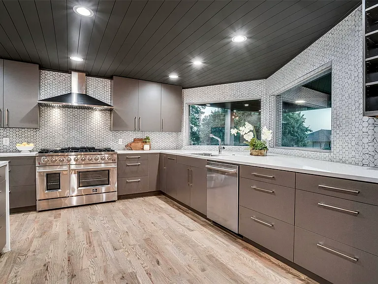 1408 S Alamo Rd — Photo 24