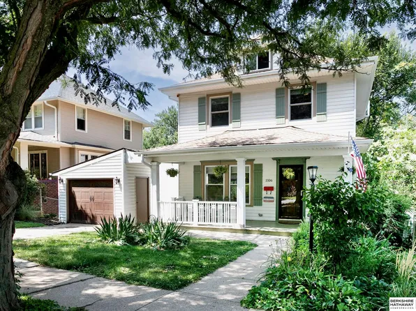 1106 S 33rd St, Omaha, NE 68105