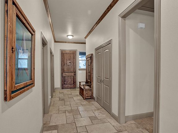 5th image of 231 Orduna St