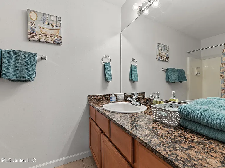 1270 Century Oaks Dr #B — Photo 14