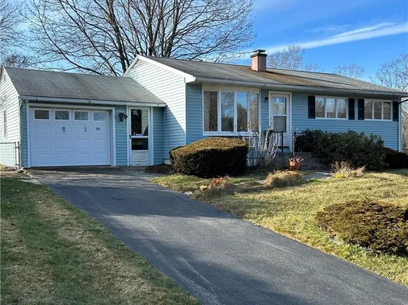 5 Avon Place, Groton, CT 06355
