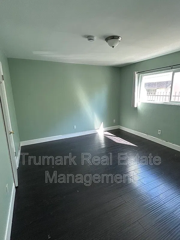 1 bed, 1.0 bath, $2,100 — Photo 4