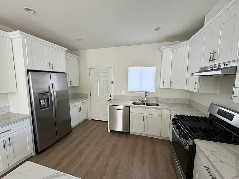 7833 Geyser Ave #1 — Photo 4