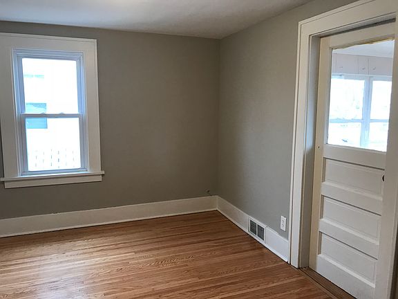 4th image of 18 Kingsboro Rd #Up