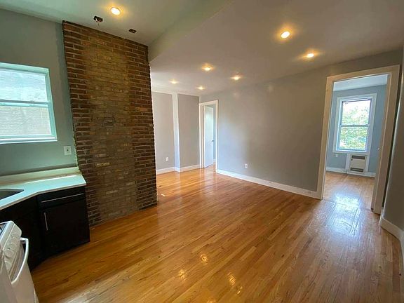4th image of 644 Lafayette Ave APT 7