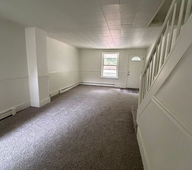 1st image of 398 Valley Rd