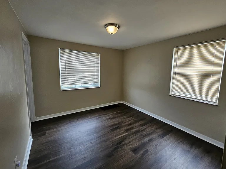 855 Hamil Rd — Photo 9