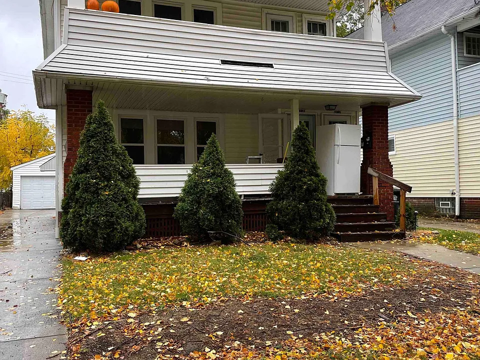 Front view of home