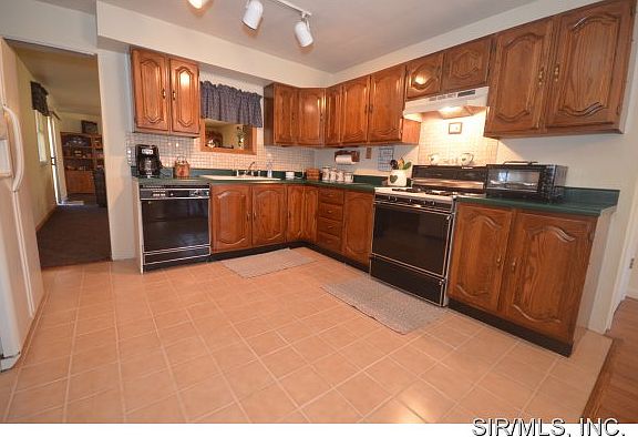 5th image of 2468 Kilarney Dr
