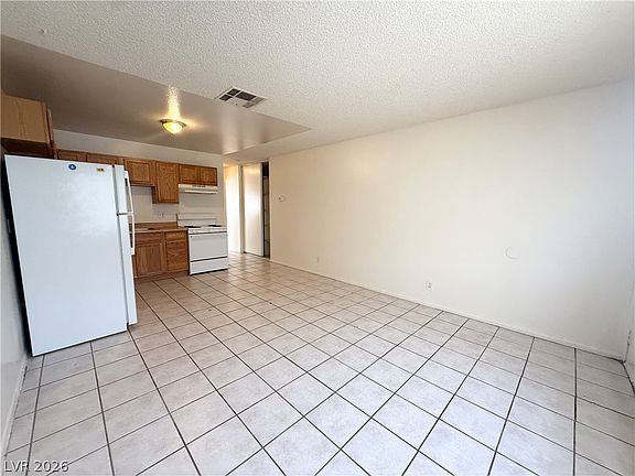 2nd image of 4220 Stewart Ave APT 2