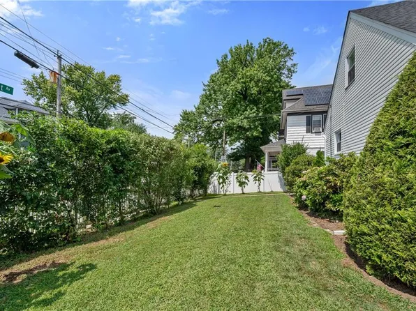 325 College Avenue image 24 of 27