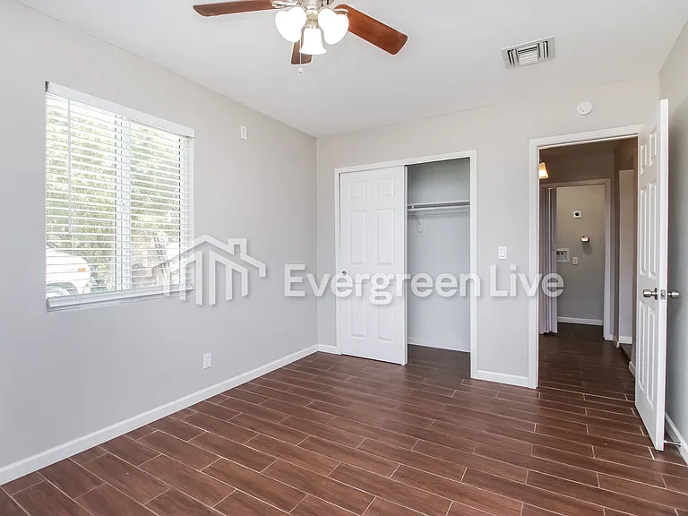 3726 E 25th St — Photo 9