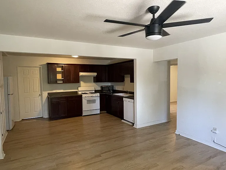 119 S Paseo Del Flag — Photo 4