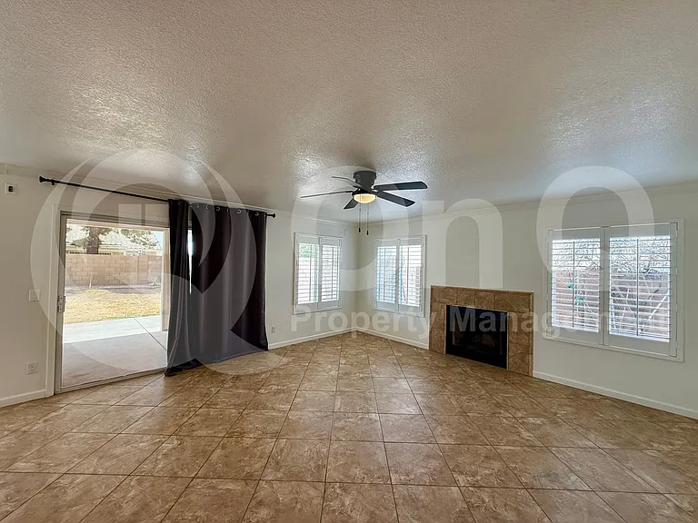 6321 E Roland St — Photo 6