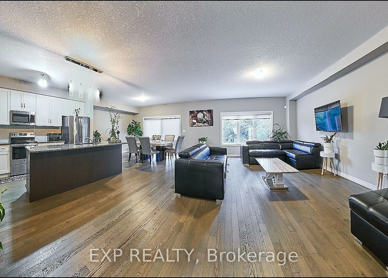 4 bed, $2,800 — Photo 3