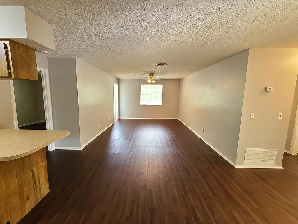 205 Red Maple Pl #205