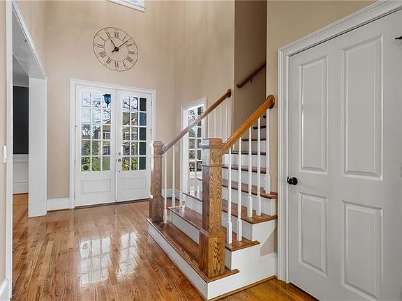 4th image of 2940 Kings Walk Ave
