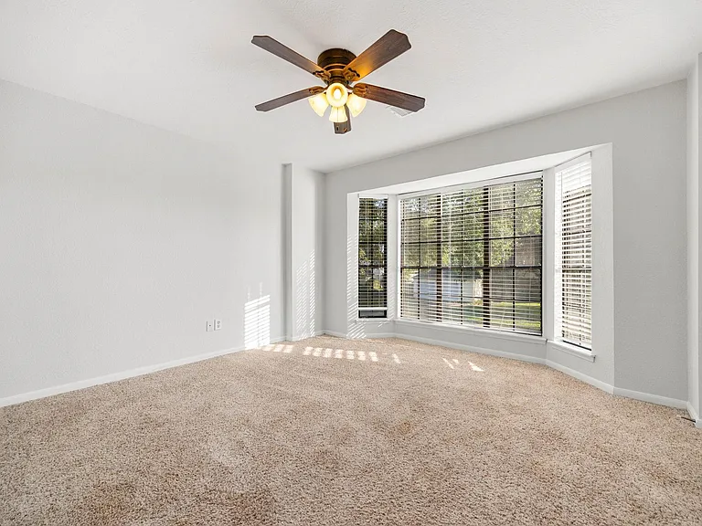15526 Cabildo Dr — Photo 18