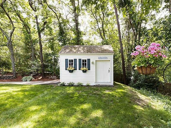 3rd image of 37 Cedar Oaks Dr