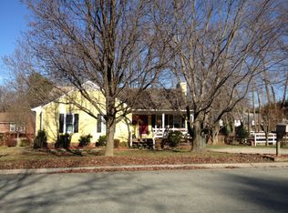 8022 Walnut Knoll Ln, Henrico, VA 23229