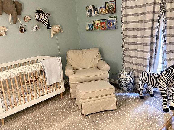 Second downstairs bedroom