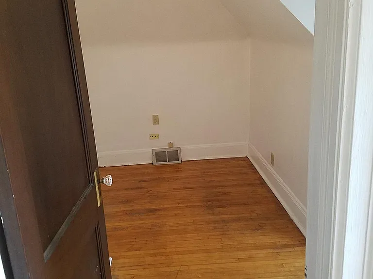 119 W Sycamore St #3 — Photo 10